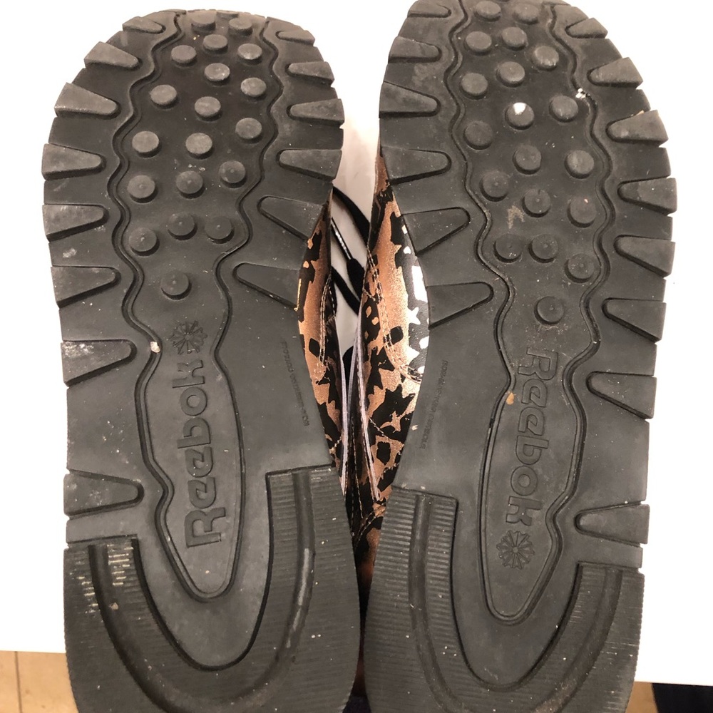 Gold/black Reebok’s - Picture 3 of 3